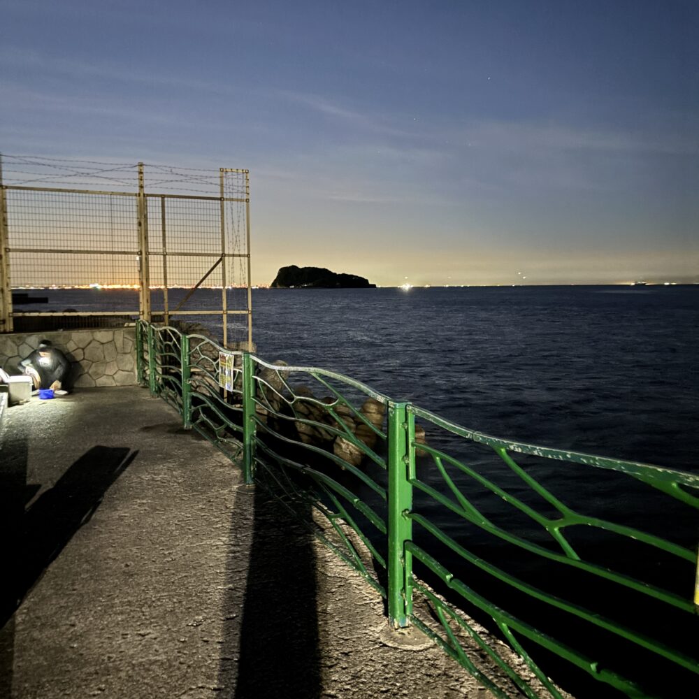 2026年7月19日20時頃の海辺つり公園先端の風景